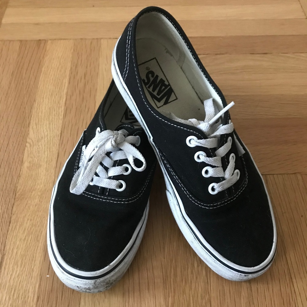 Vans Authentic Black&White Size 7.5 Sneakers